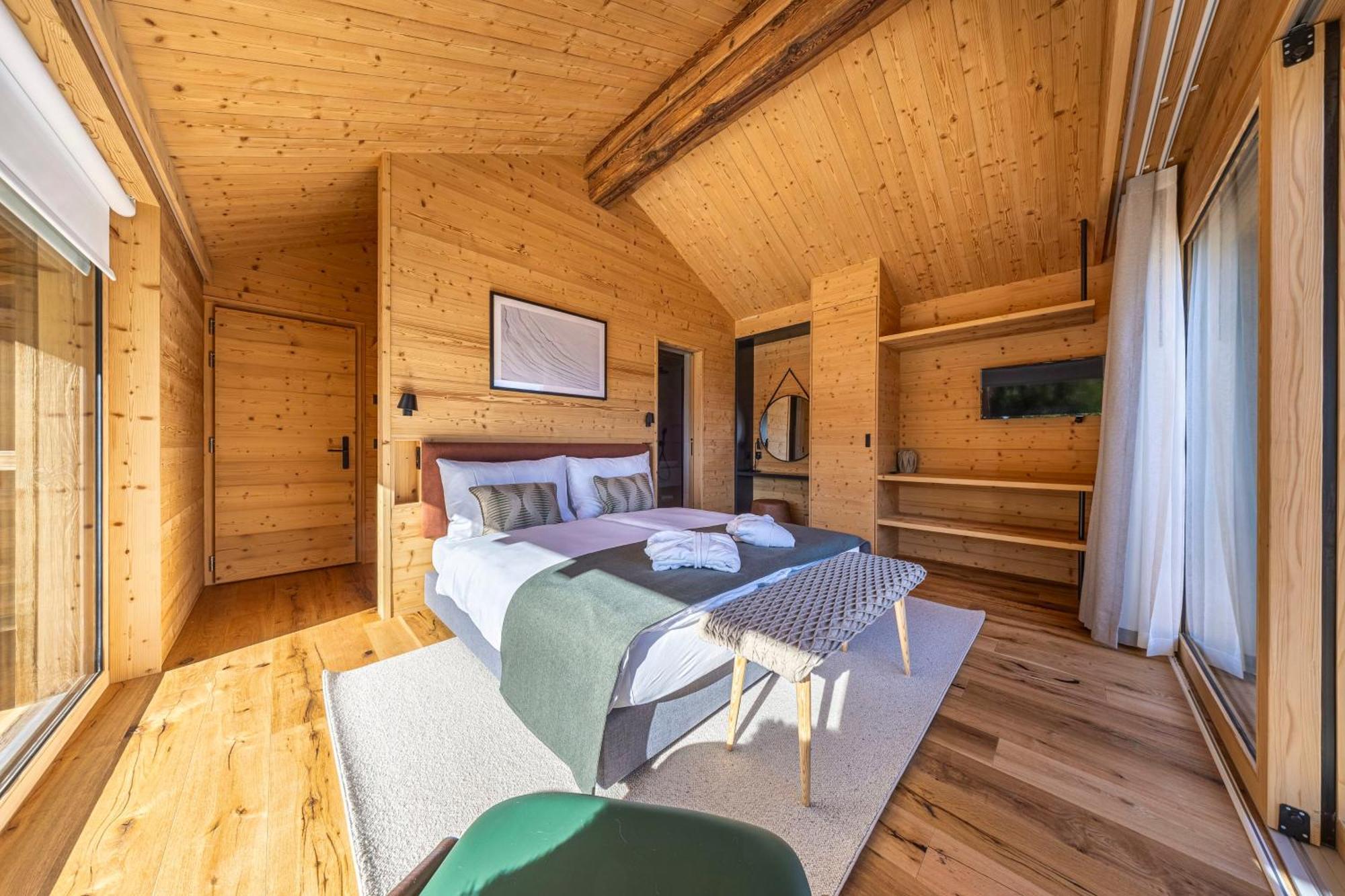 Mad Retreat Hotel 南达 外观 照片