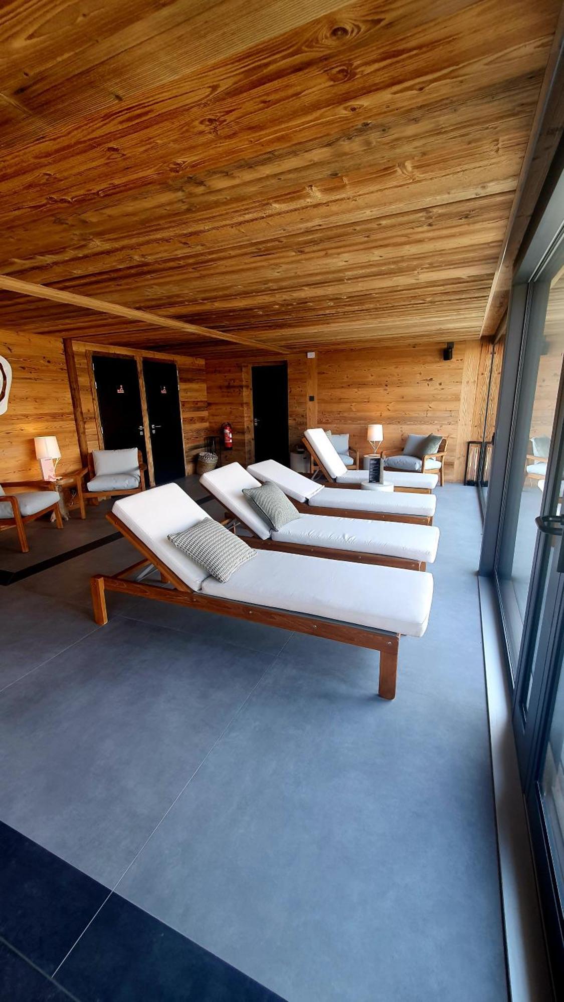 Mad Retreat Hotel 南达 外观 照片
