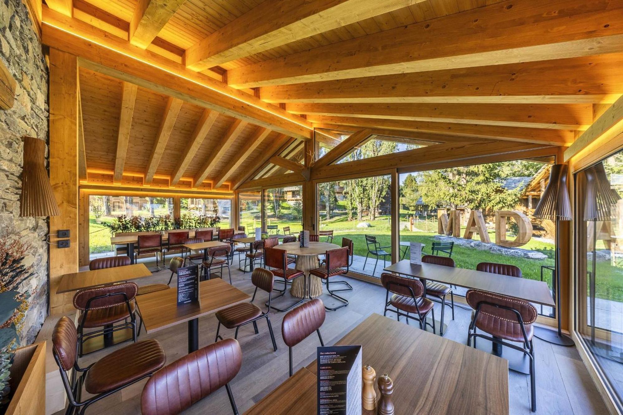 Mad Retreat Hotel 南达 外观 照片