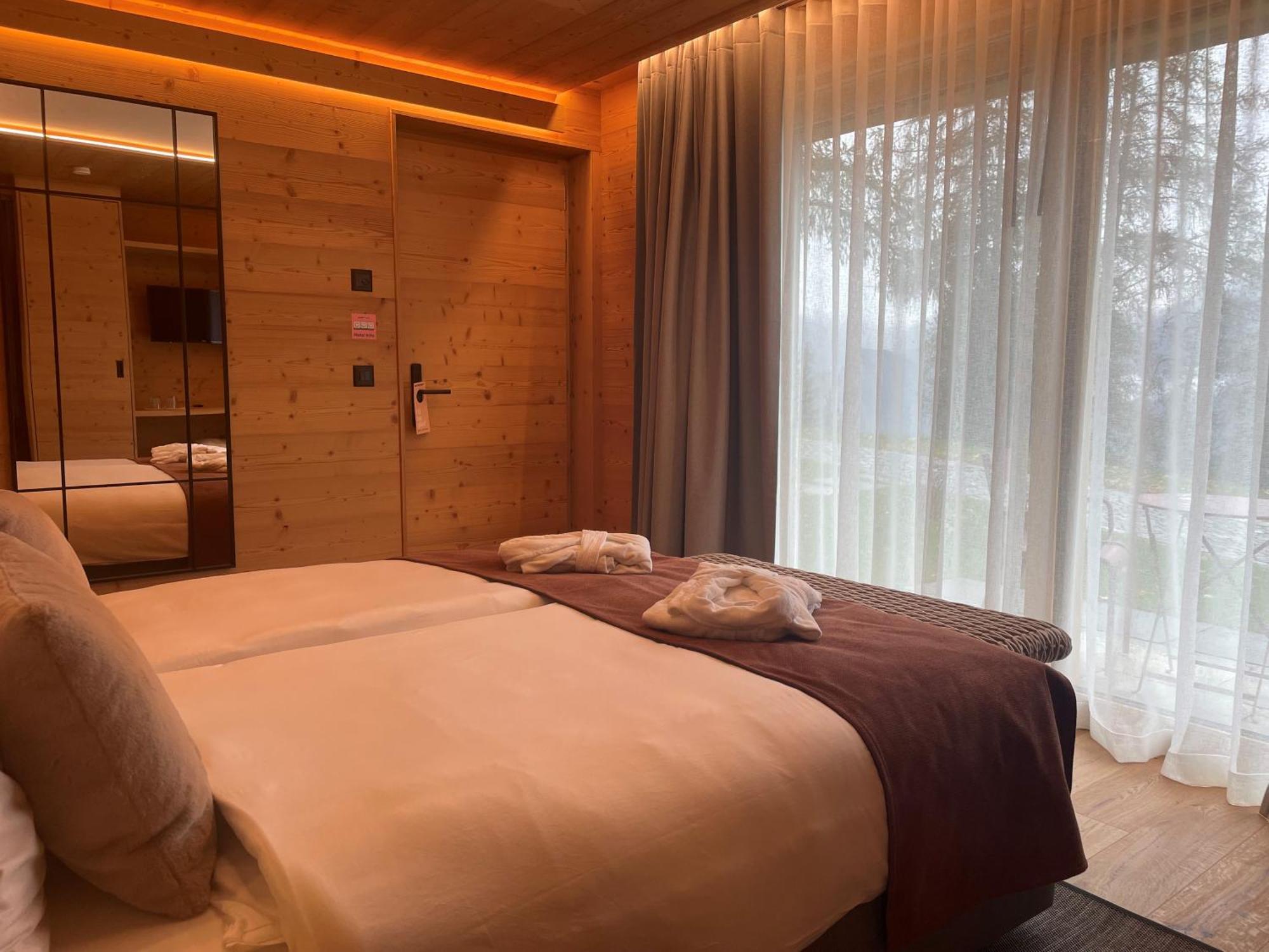 Mad Retreat Hotel 南达 外观 照片